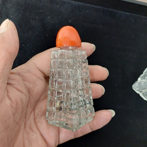 Vintage* 40s  Cut Crystal Salt and Pepoer Shakers - Picture 3 of 8